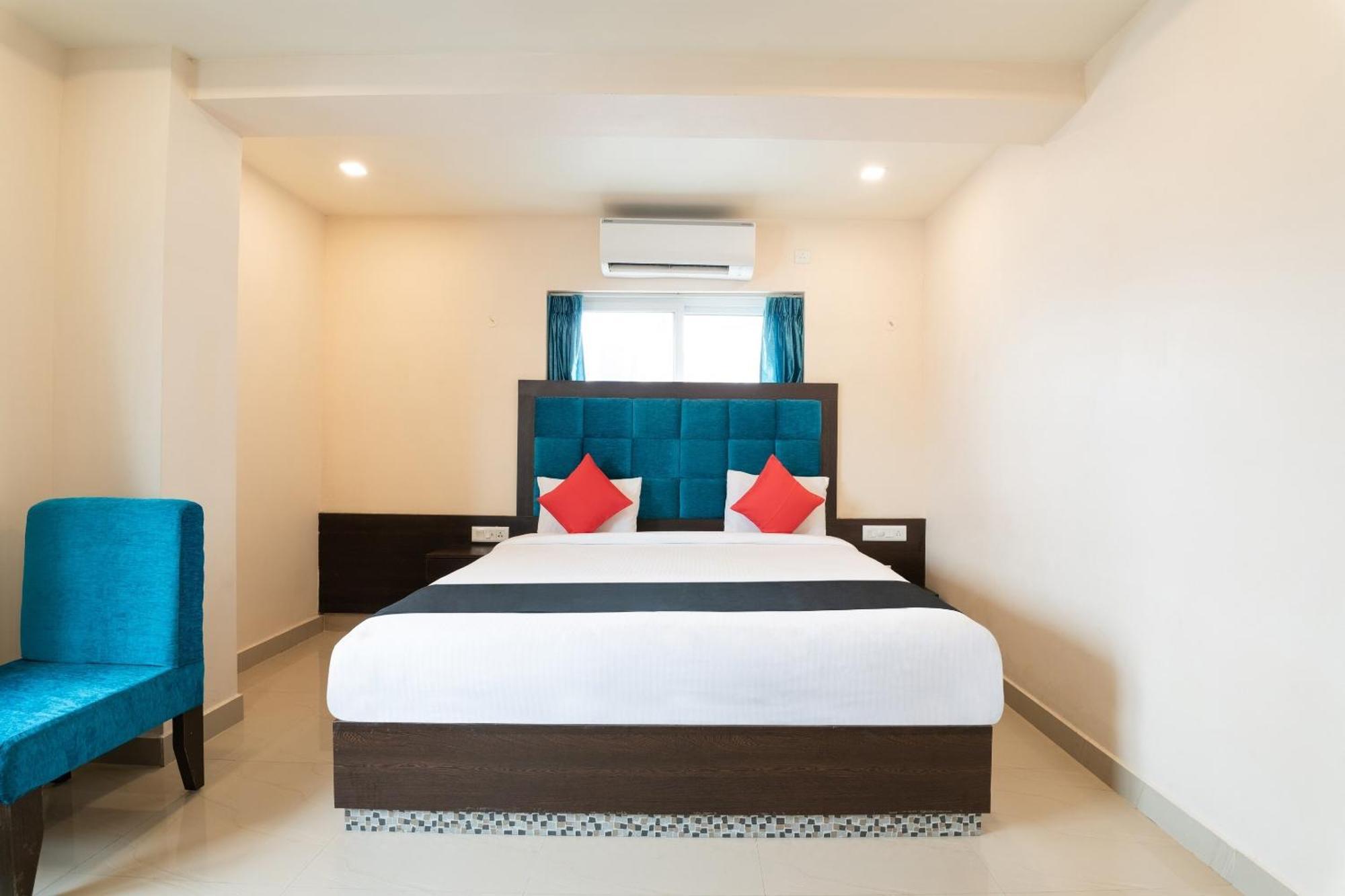 Super Capital O Seatree Hotel Raspari Palao Exterior photo